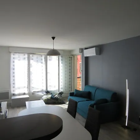 Apartment Centre & Acces Facile Nimes